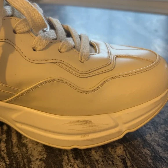 Gucci Cream Sneakers with Red and Green Stripes